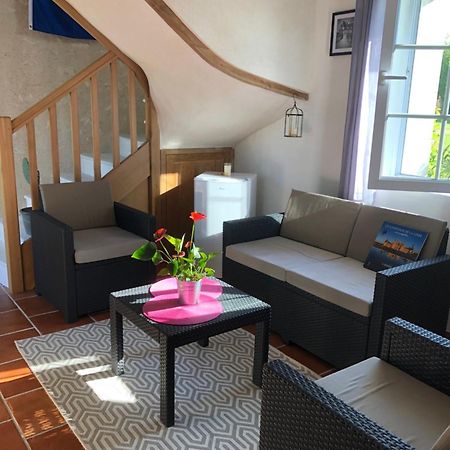 La Tour De La Conterie Bed & Breakfast Beaumont-Village ภายนอก รูปภาพ